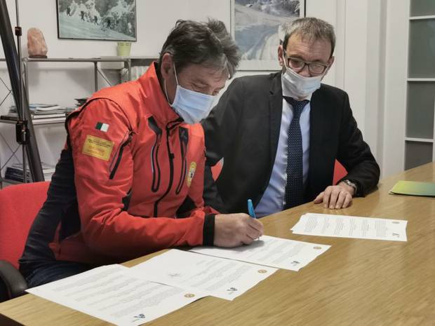Accordo tra Aineva e Soccorso Alpino per la prevenzione valanghe (foto cnsas)