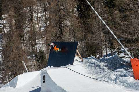 Federico Olivieri campione italiano Slopestyle (foto Maurizio Morici /Hot Ice Snowboard) 