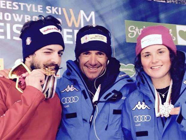 Il DS Cesare Pisoni con Luca Matteotti oro e Michela Moioli bronzo nei Campionati Mondiali di SBX a Kreischberg