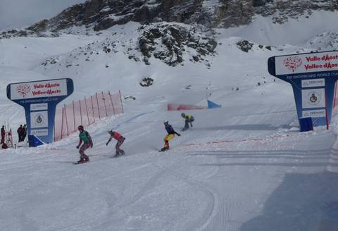 Il campione olimpico Alessandro Haemmerle vince lo Snowboardcross di Cervinia