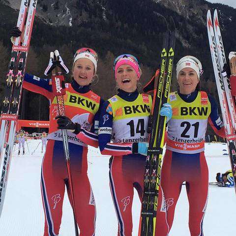 Il podio femminile della tappa 2 del Tour de Ski (foto FB fis cross country skiing)