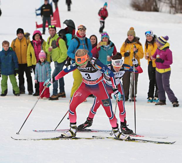  Therese Johaug e Heidi Weng nel Tour de Ski 2015 (foto Newspower)