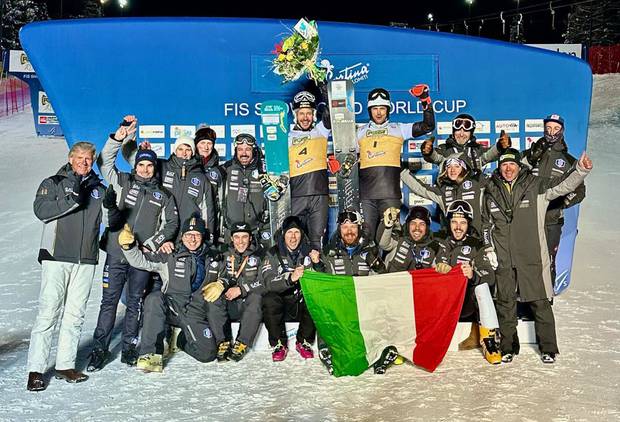 L'Italia dello snowboard parallelo in trionfo a Cortina (foto fb Pisoni)
