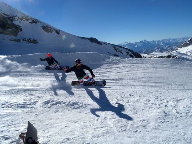 La Nazionale di snowboardcross in allenamento a Cervinia lo scorso novembre