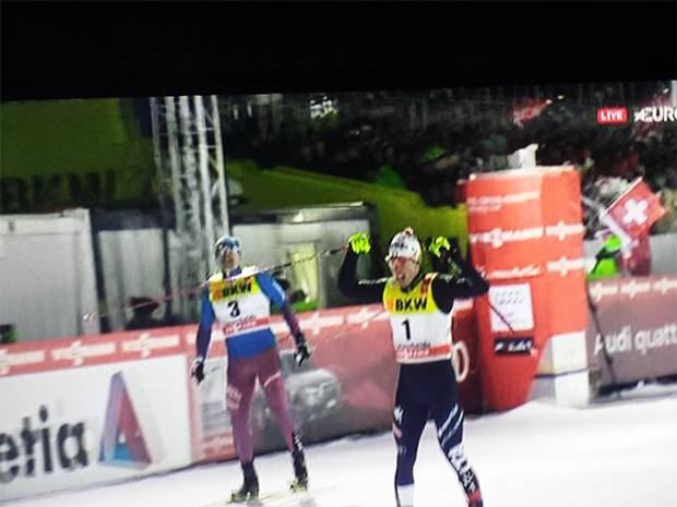 L'arrivo vincente di Federico Pellegrino nella Sprint del Tour de Ski (foto FB Buonomini)