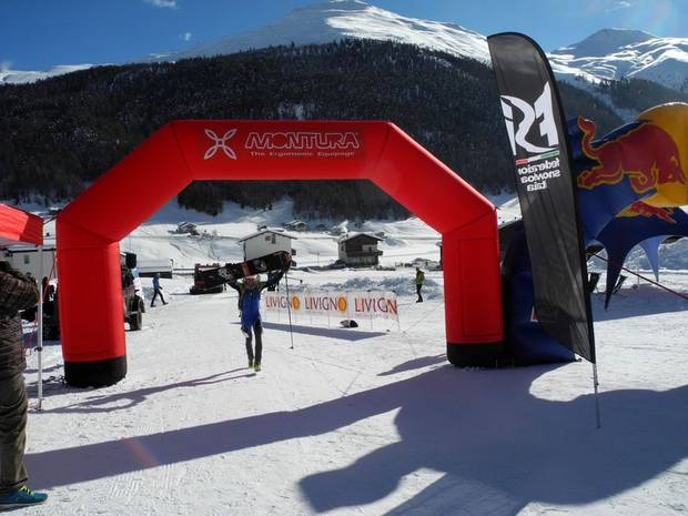 L'arrivo di Cesare Pisoni vincitore a LIvigno della tappa Coppa Italia Snow Alp European Freeride Festival