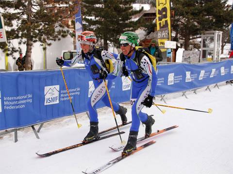 Le vice Campionesse Mondiali di scialpinismo Gloriana Pellissier ed Elena Nicolini all'arrivo