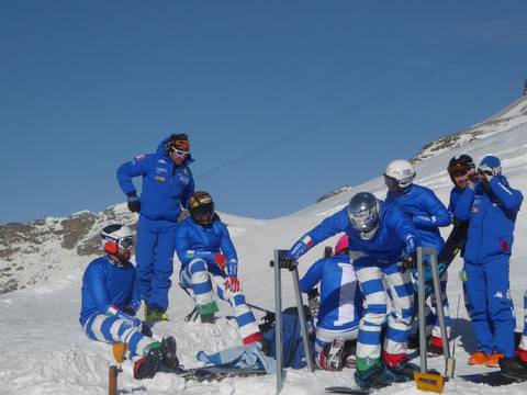 Nazionale Snowboardcross in allenamento a Cervinia 