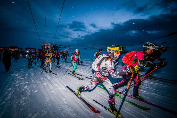 Partenza femminile Adamello Ski Raid (foto Pegasomedia)