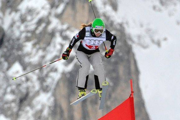 Sabine Wolfsgruber in skicross (foto arch. sportnews.bz) 